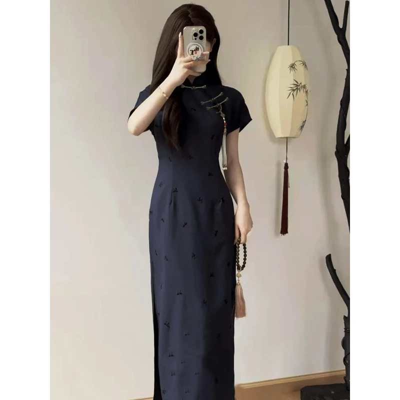 0559 藏青色蝴蝶结年轻款刺绣燕伟扣显瘦旗袍