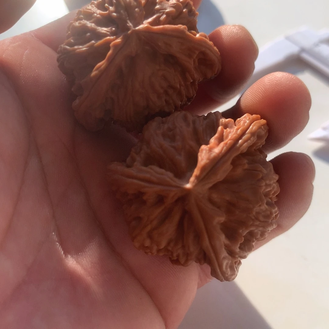 文玩核桃吊坠三棱