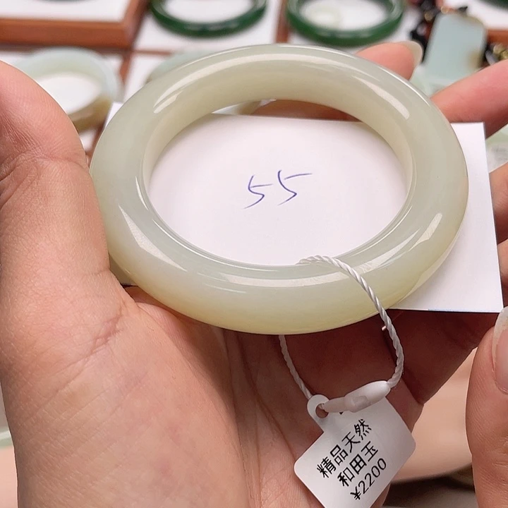 未镶嵌手镯和田玉小***！