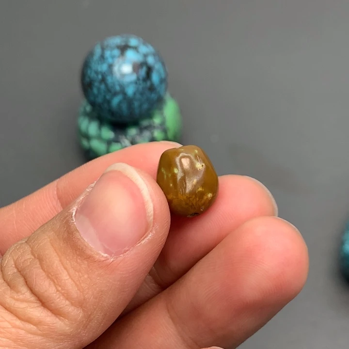 绿松石颈饰未镶嵌