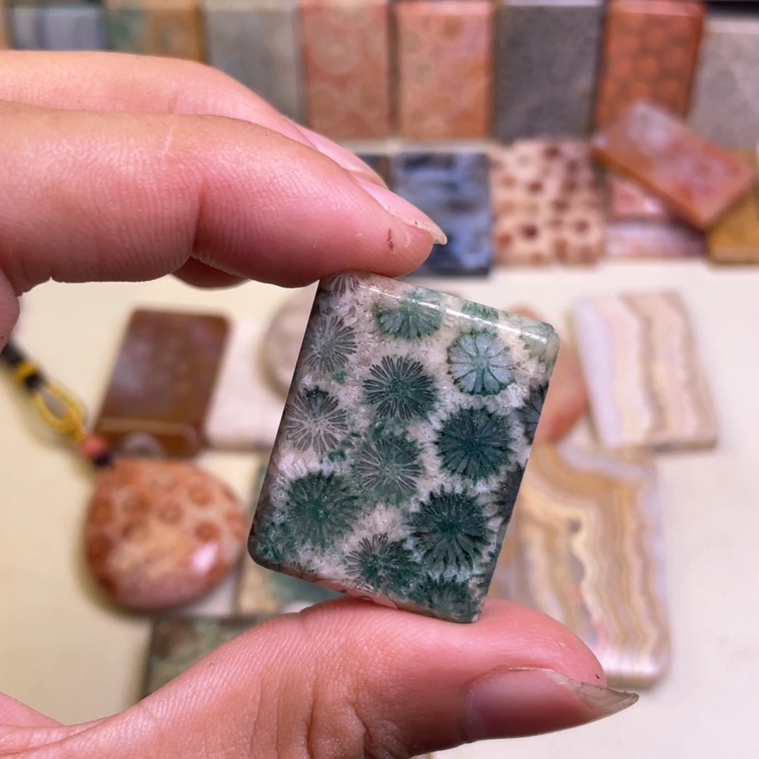 野***洲合金吊坠硅化玉精品8
