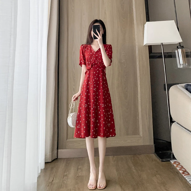 小个子红色法式雪纺碎花连衣裙女2025新款夏季气质v领收腰a字裙子