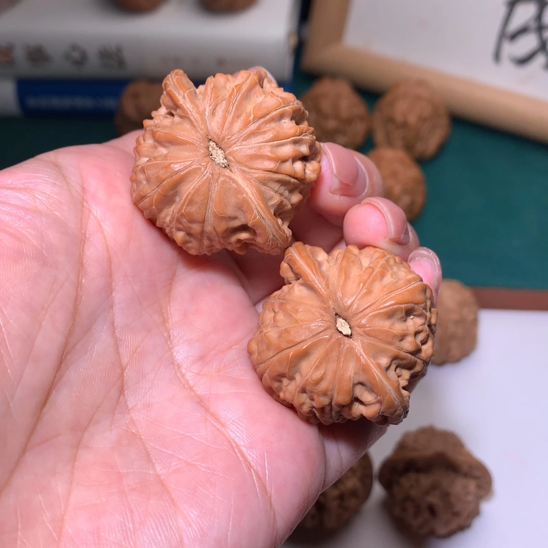 文玩核桃把件磨盘