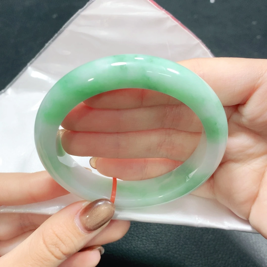 翡翠未镶嵌手镯56圈