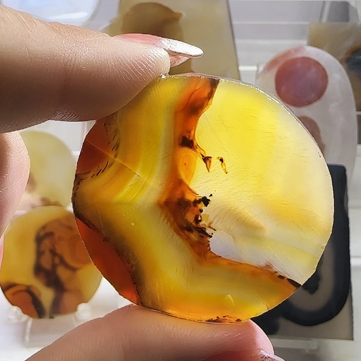 玛瑙/玉髓未镶嵌珠宝奇石