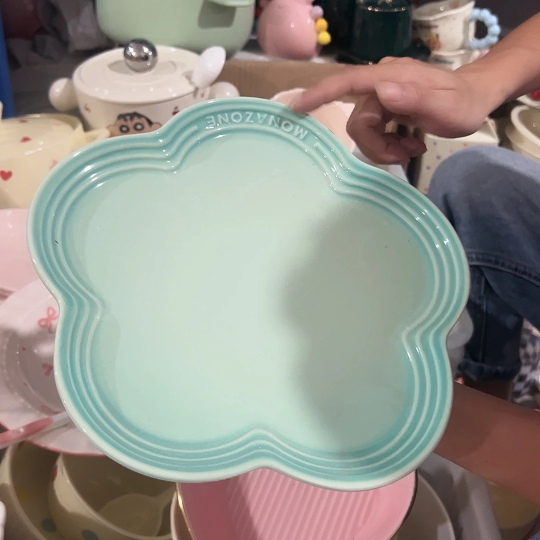 瓷片摩登绿色花瓣盘微瑕一个