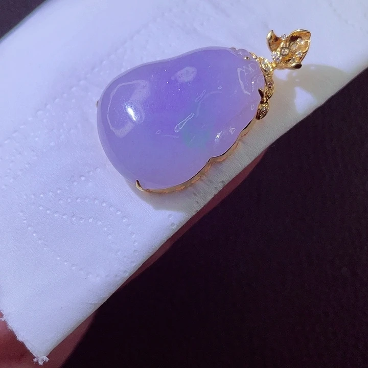 翡翠18K金镶嵌颈饰翡翠