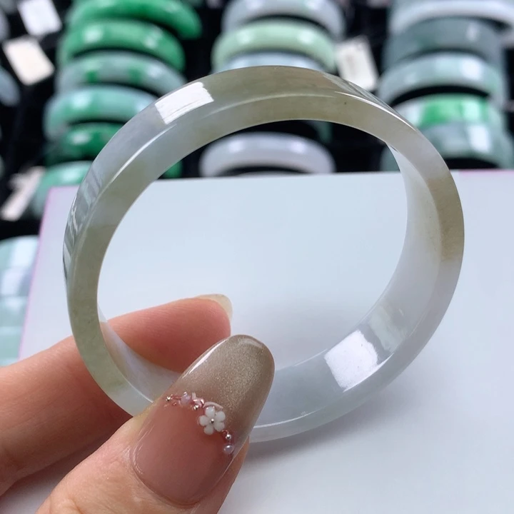 翡翠手镯未镶嵌公主