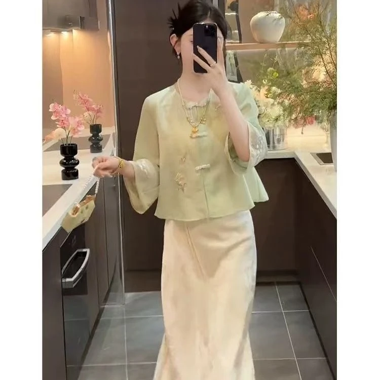 新中式2025新款国风对襟盘扣刺绣上衣百搭显瘦高腰半身裙套装女