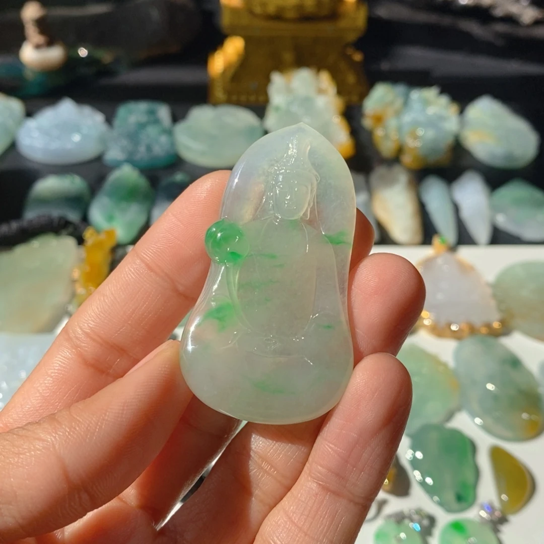 翡翠颈饰未镶嵌道**、天然翡翠观音