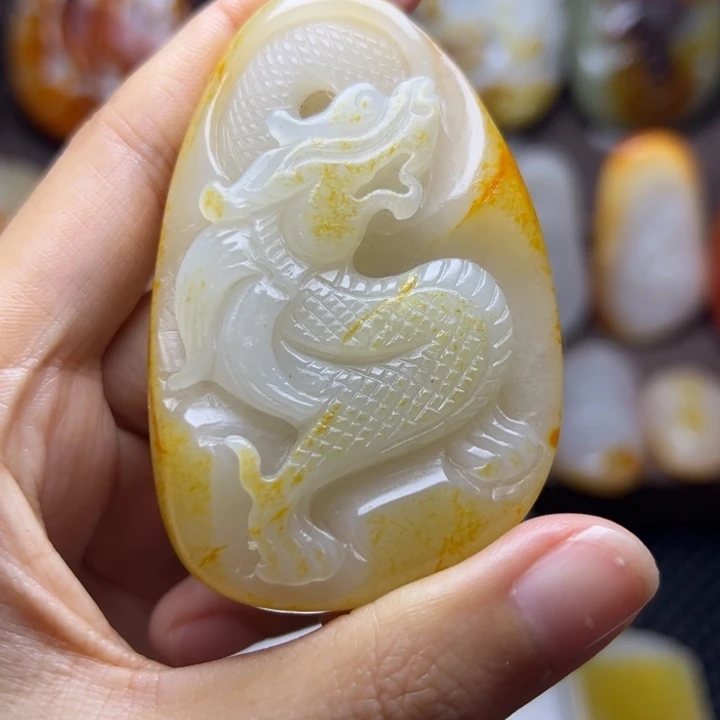 和田玉未镶嵌颈饰