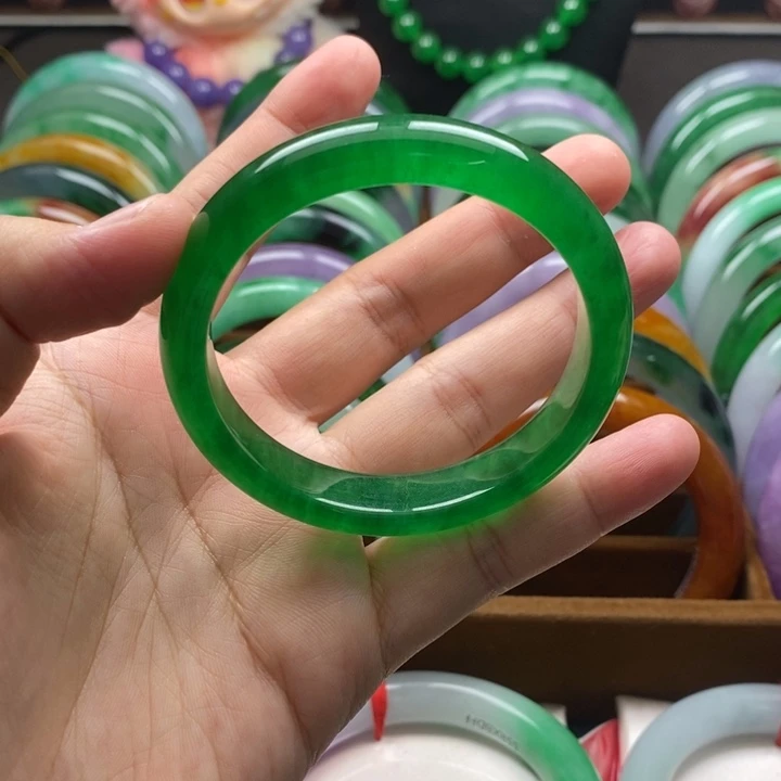 莉***姐仿水晶非金属高端手镯