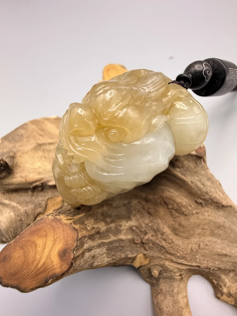 手工雕刻貔貅手把件精雕瑞兽招财貔貅把玩件随身文玩把件