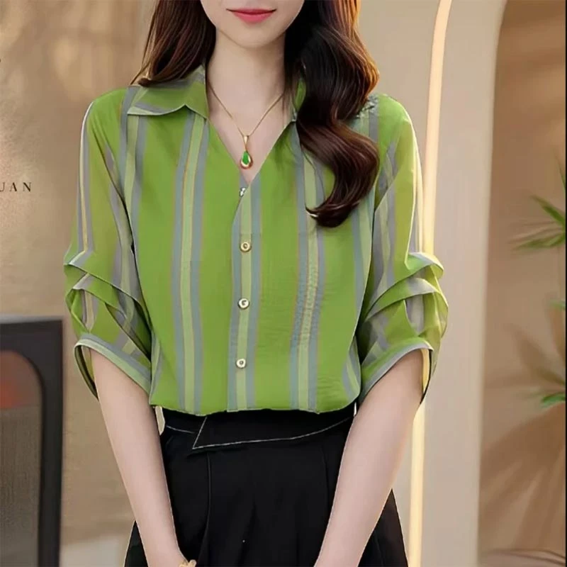 时尚百搭气质设计感小众衬衫女士2025夏季新款上衣轻薄款透气衬衣