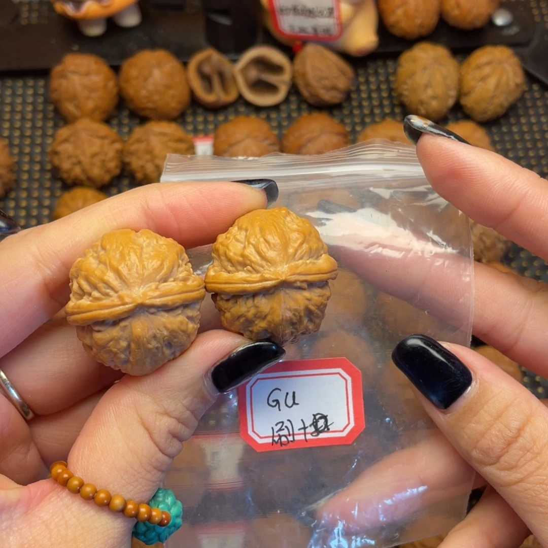 G****文玩核桃吊坠29尺全品小龙珠