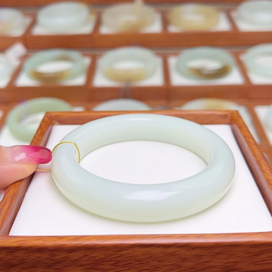 和田玉手镯未镶嵌52.8