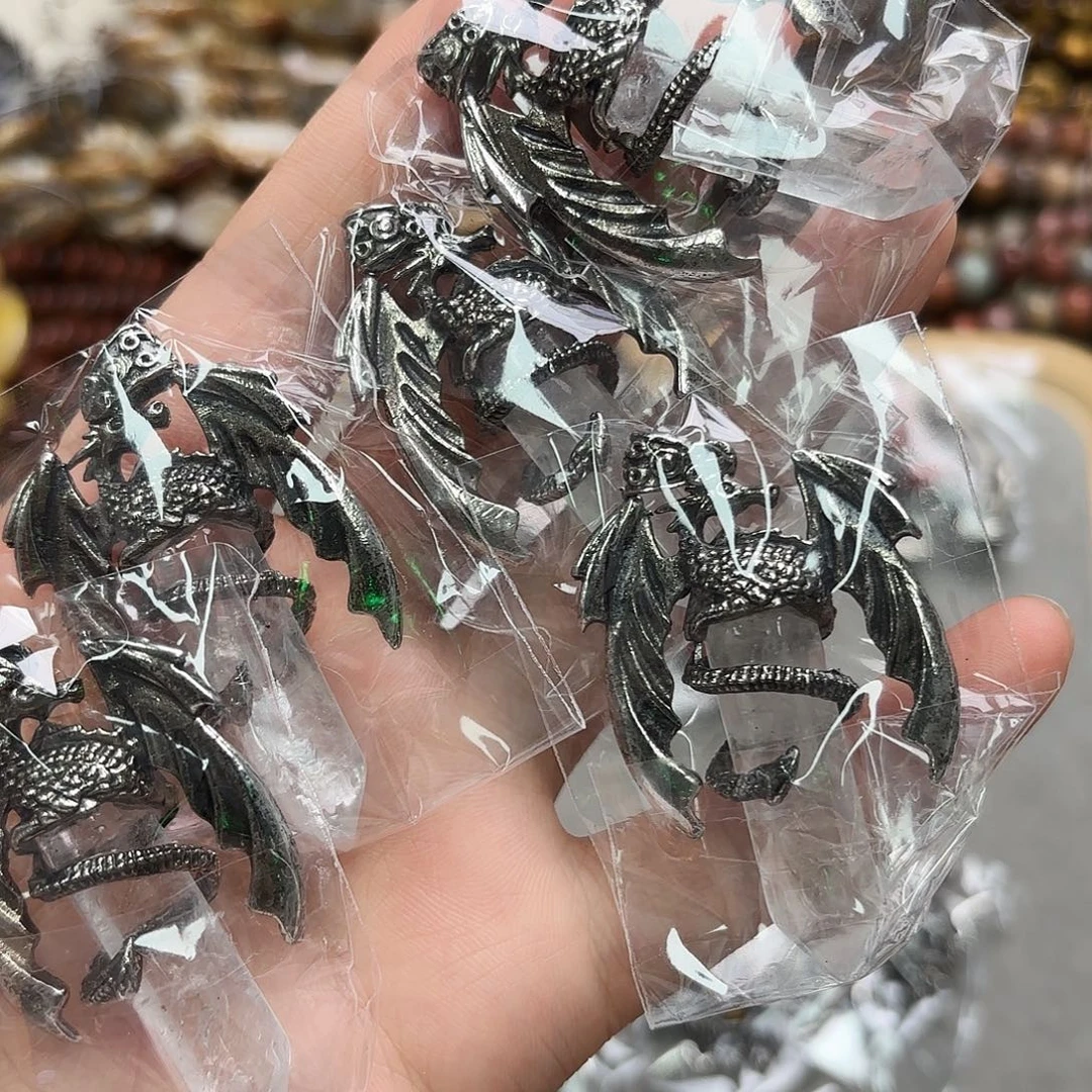 未镶嵌玛瑙/玉髓珠宝半成品白水晶吊坠一颗能量柱