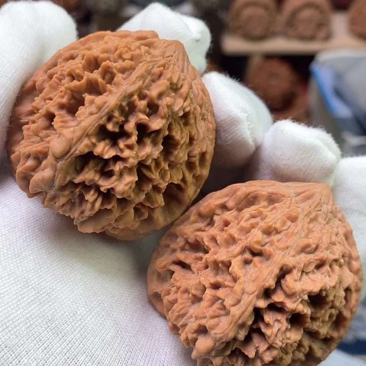 文玩核桃吊坠44全品山地红皮老树50克百花山