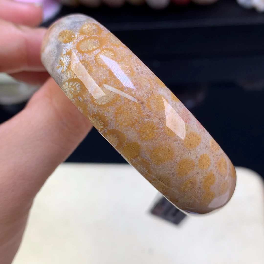 硅化珊瑚（珊瑚玉）未镶嵌颈饰福利手镯56圈（1号）