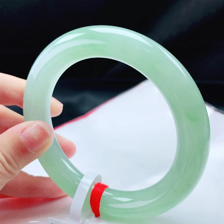 翡翠未镶嵌手镯57胖