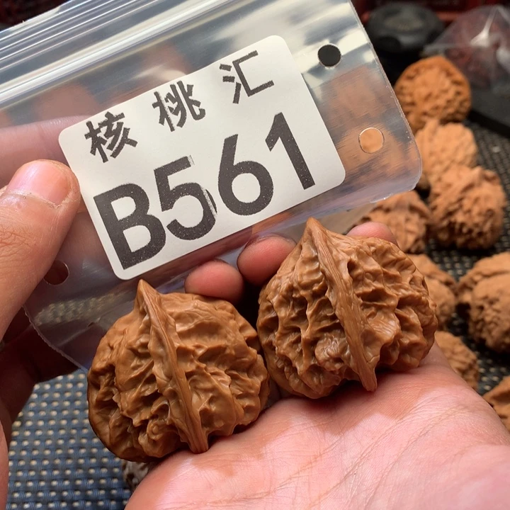 文玩核桃吊坠龙骨