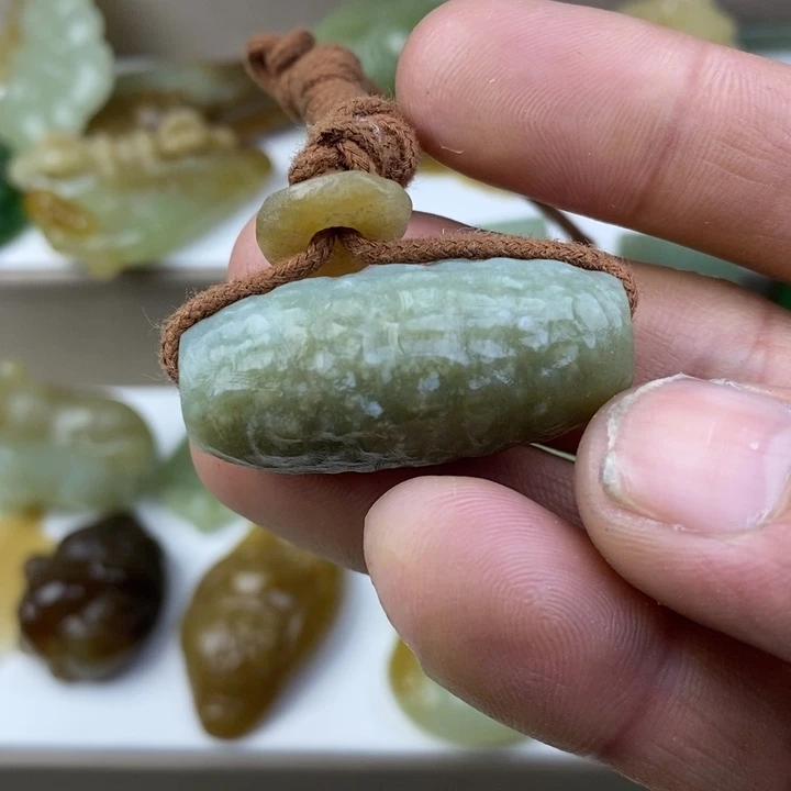 和田玉（糖玉）未镶嵌颈饰
