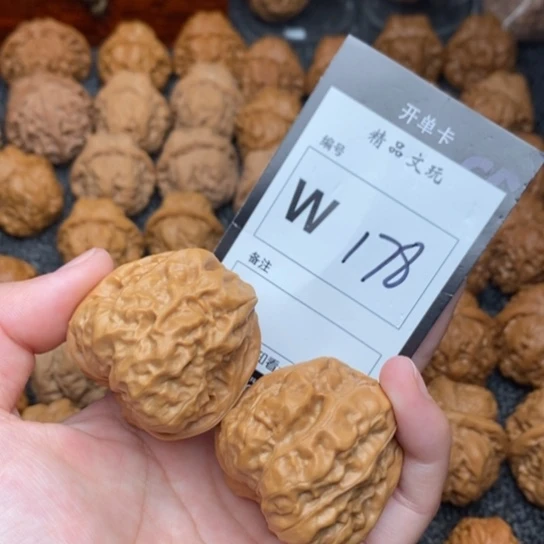 吊坠桃核我是第一百40
