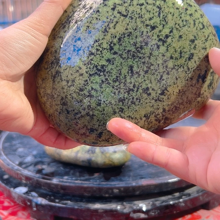 阿***7蛇纹石玉足银镶嵌藏玉药王石精美摆件