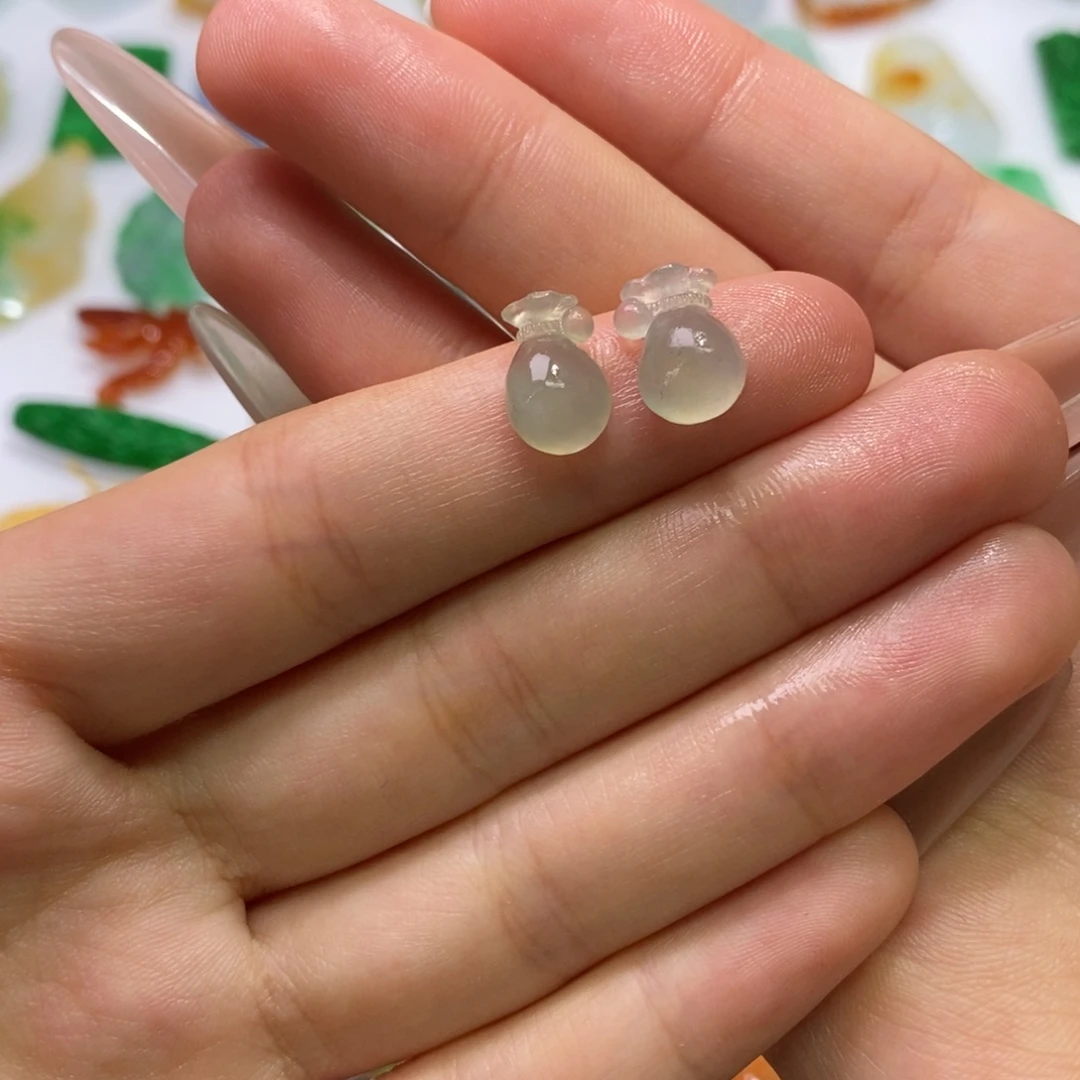 定制翡翠未镶嵌耳饰