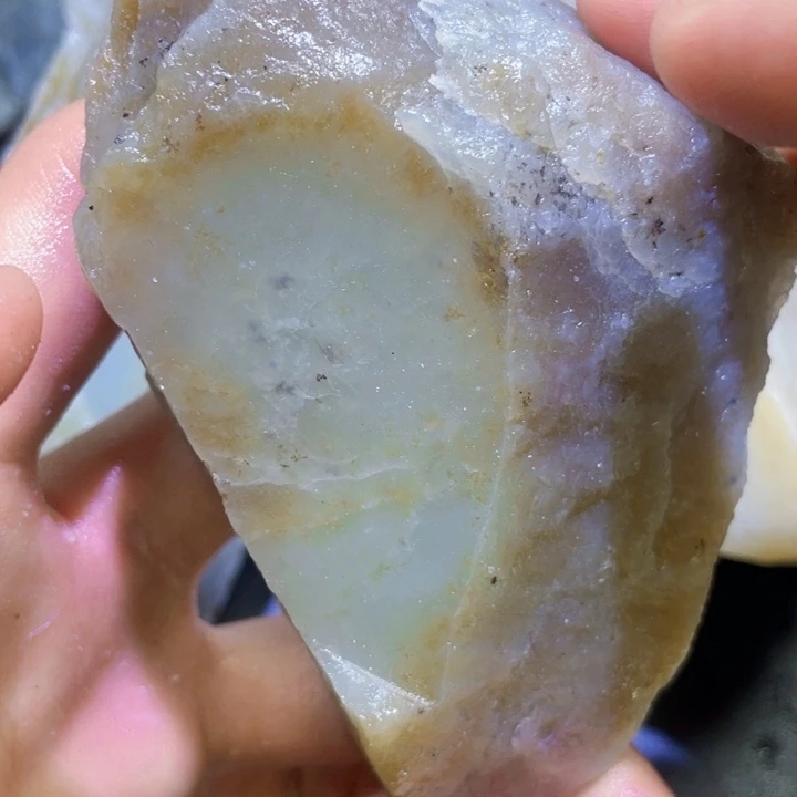 和田玉未镶嵌珠宝半成品