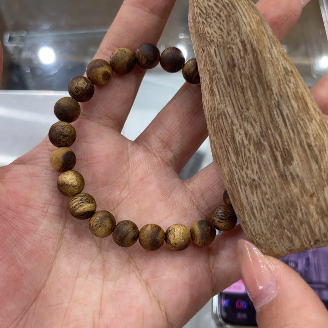 香榧木用****4海南绿棋楠花珠卡八3.7g