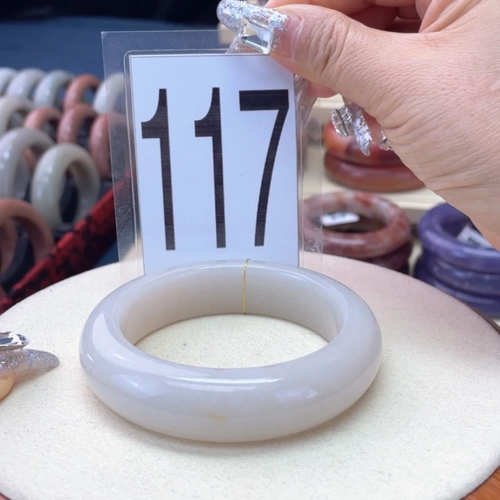 石英质玉未镶嵌手镯