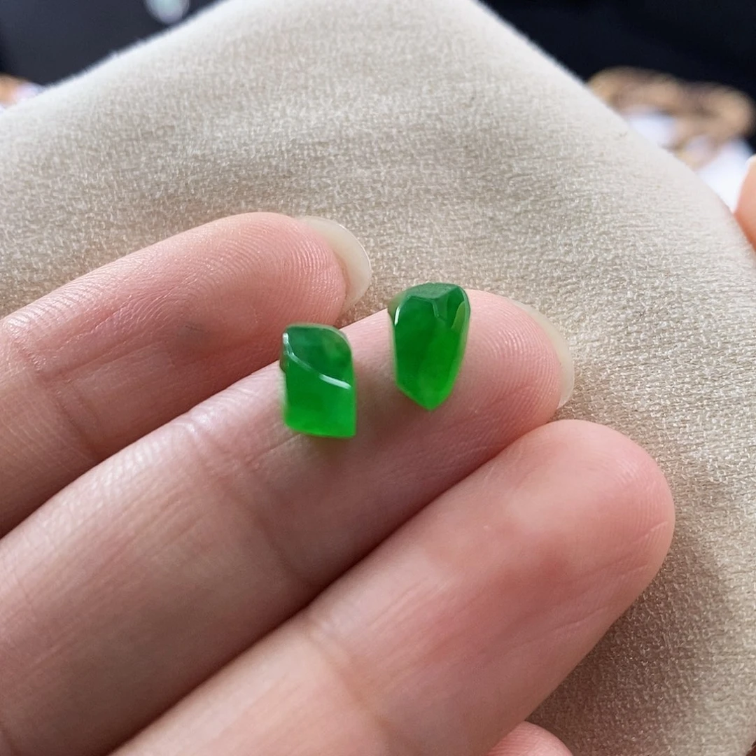 散珠翡翠浓阳绿随形一对
