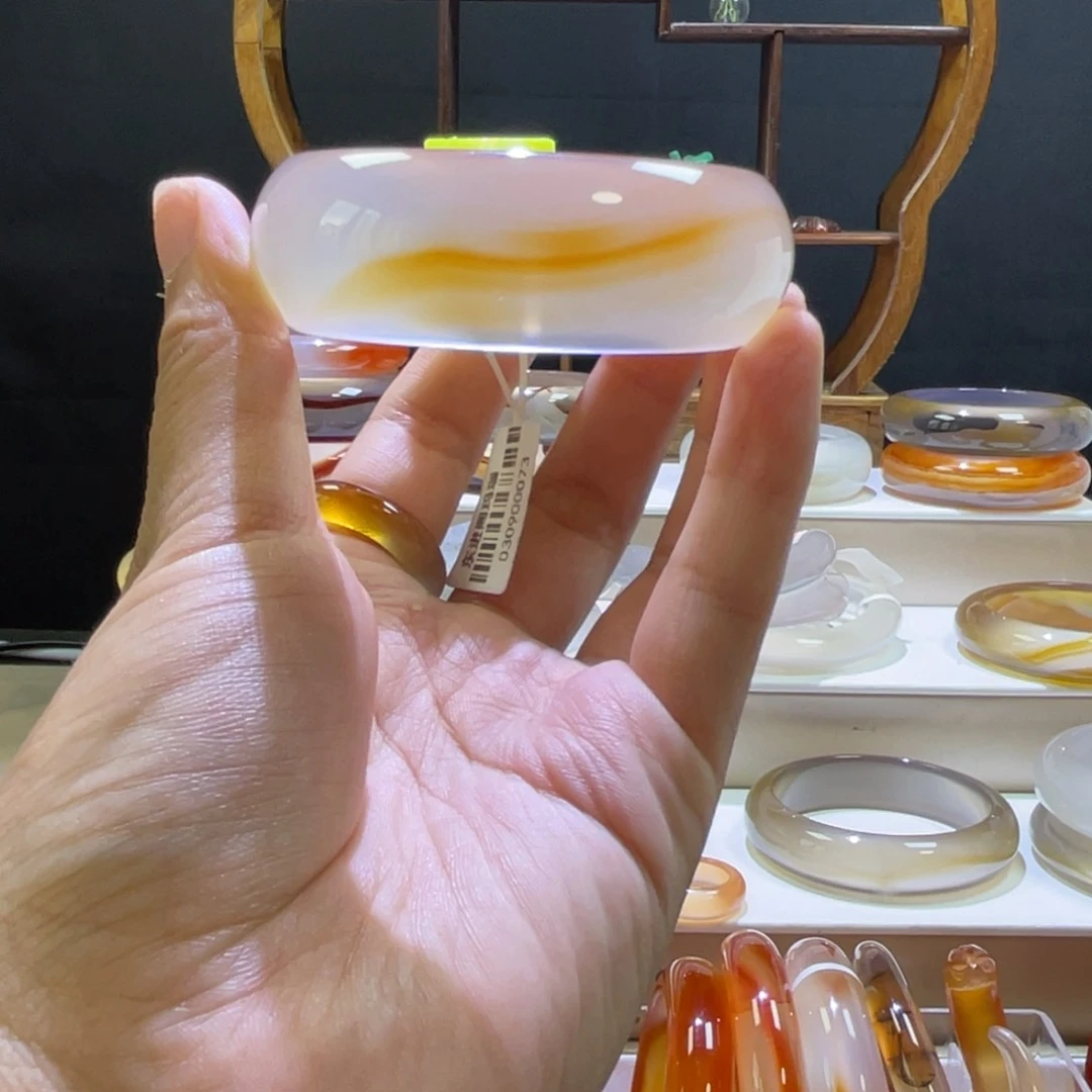 番****玛瑙/玉髓手镯未镶嵌