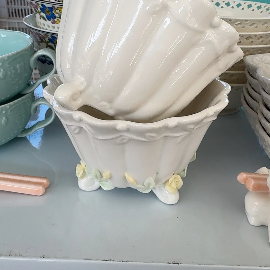 微瑕碗口捏花加无花米饭碗