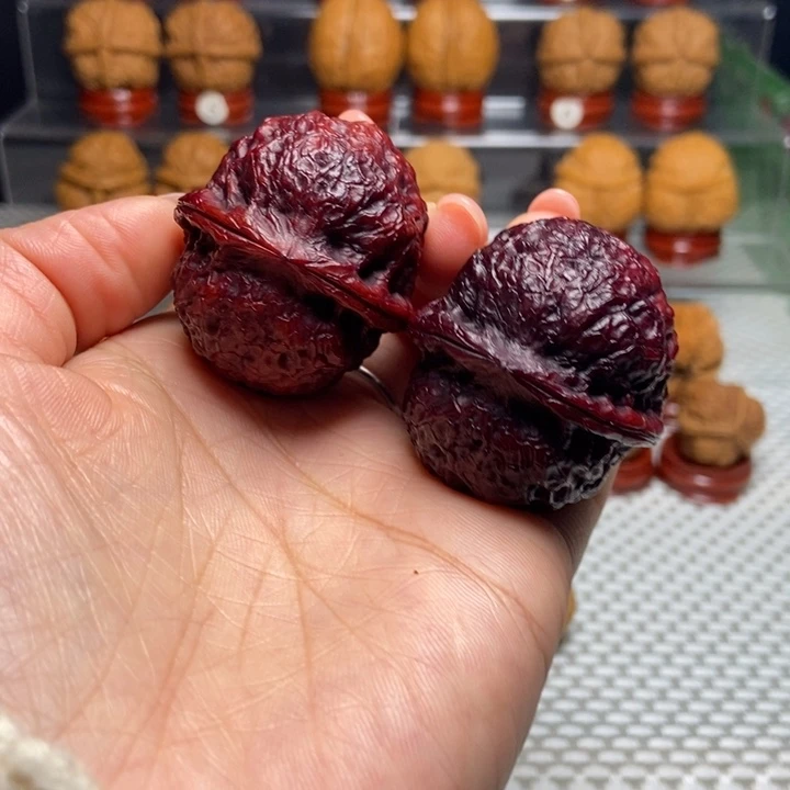 文玩核桃把件40团凤绣球