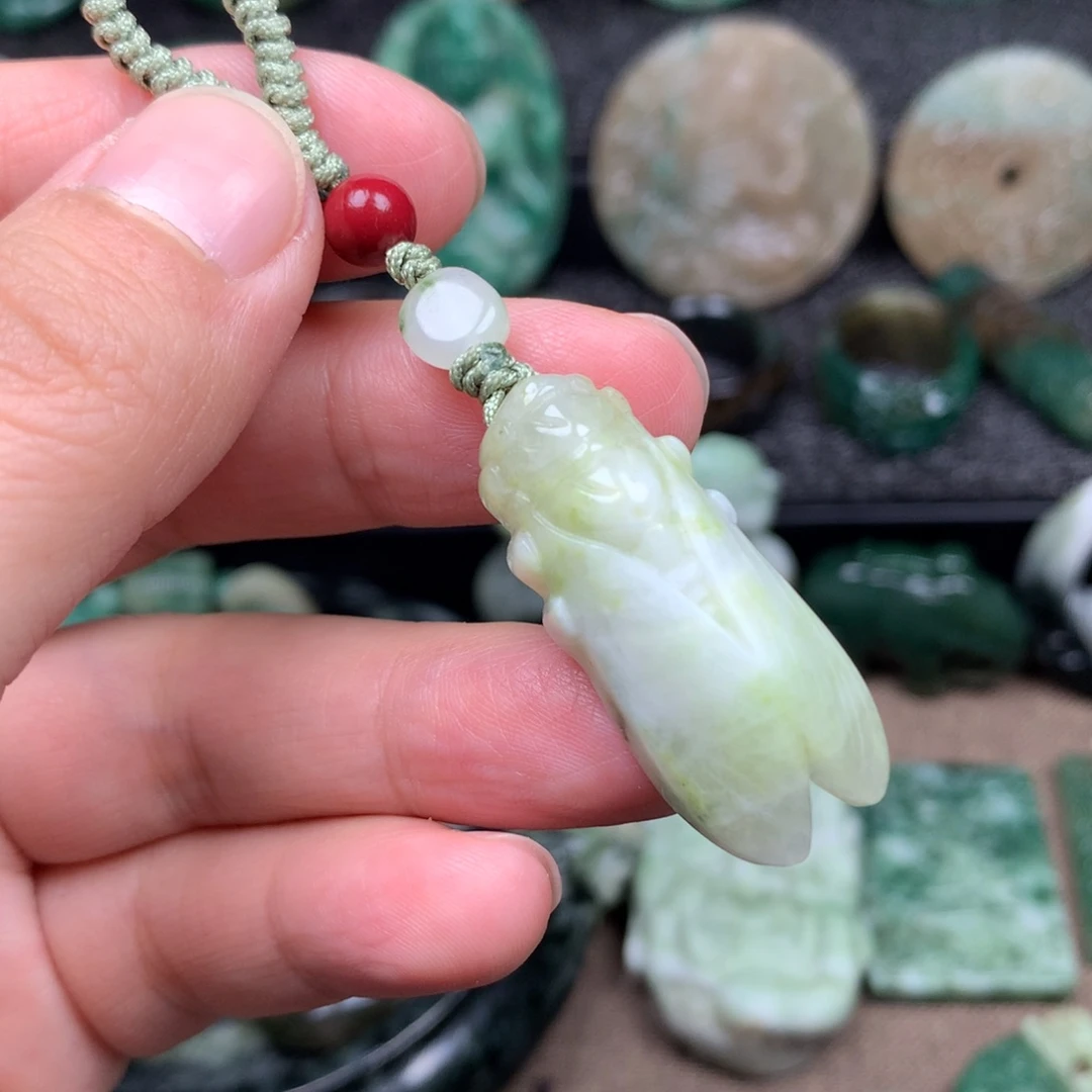 独山玉未镶嵌颈饰