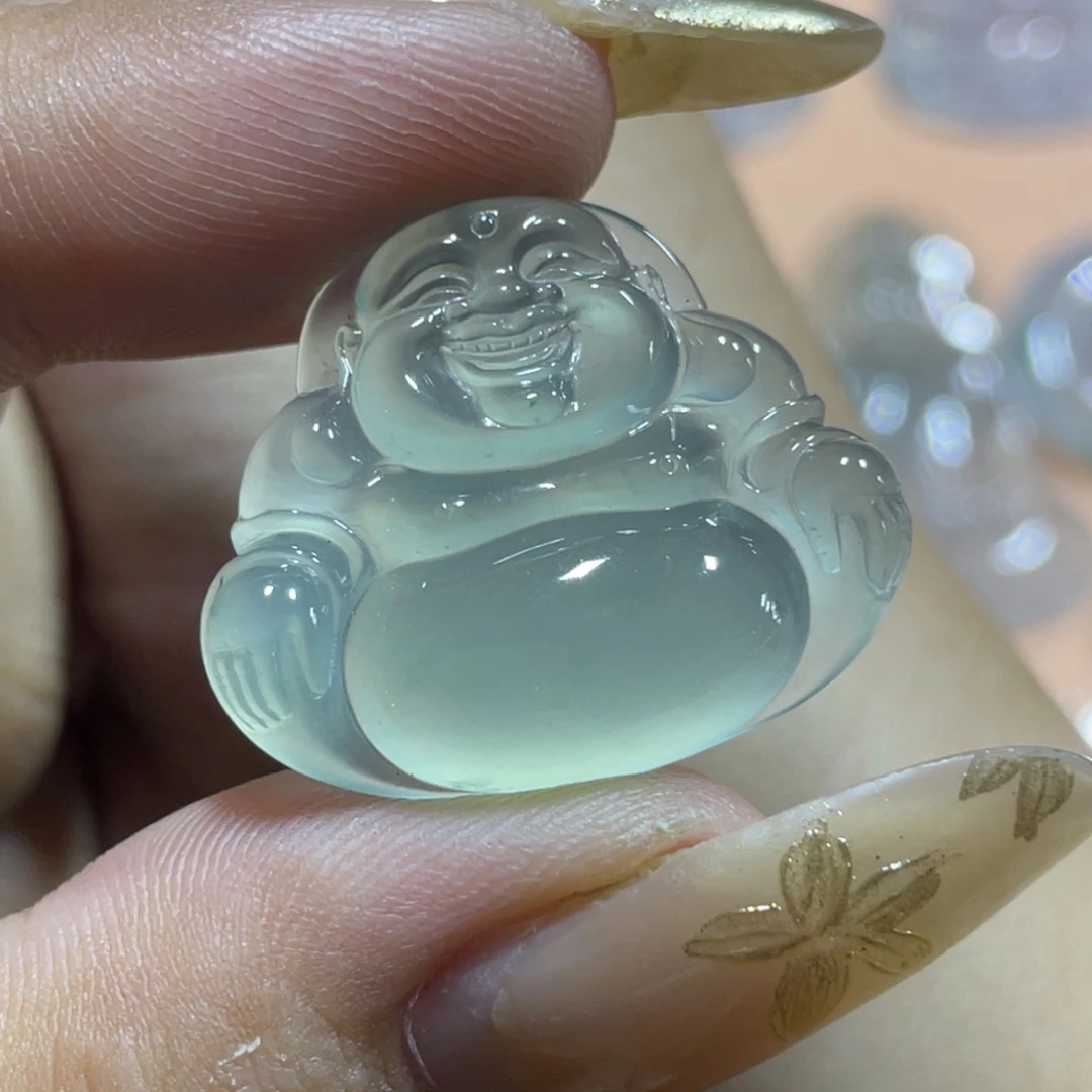 翡翠未镶嵌颈饰佛公