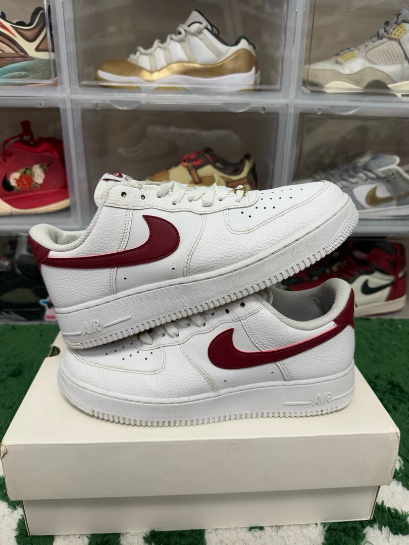 90新 maje 43码/af1白酒红休闲鞋/二手正品/右脚鞋面内侧缝线