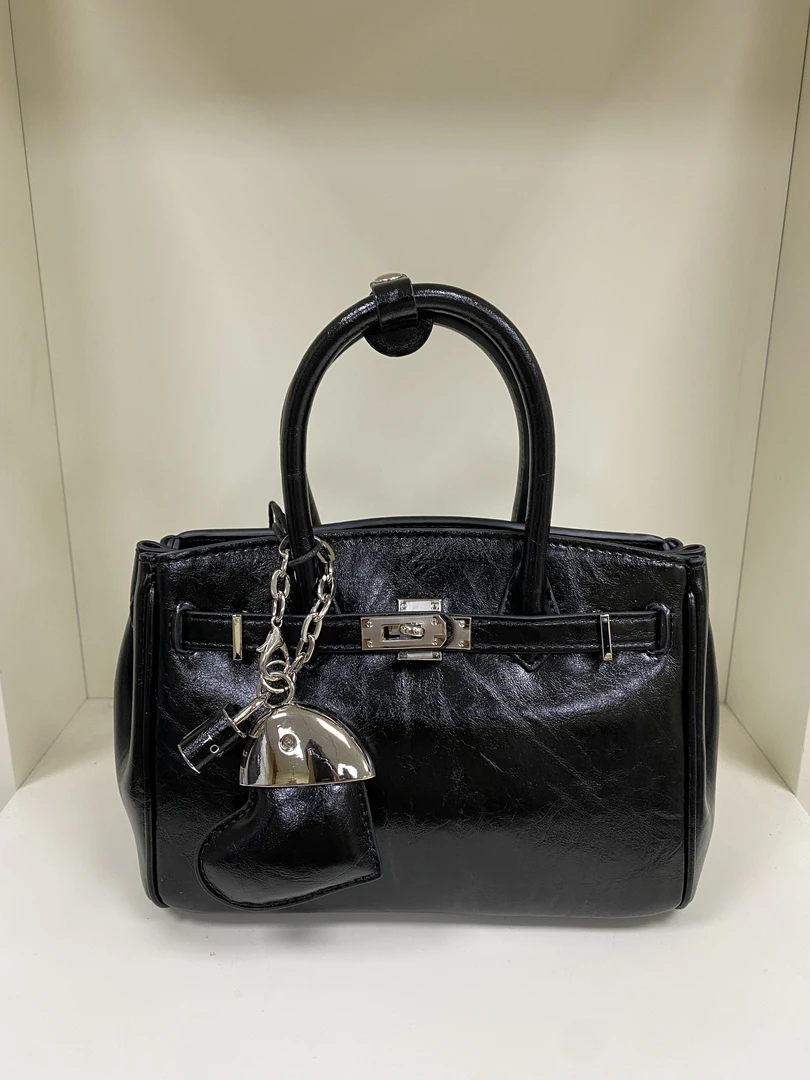 5725#黑色【尺寸：长22宽10高16】潮流轻奢百搭时尚女士单肩包