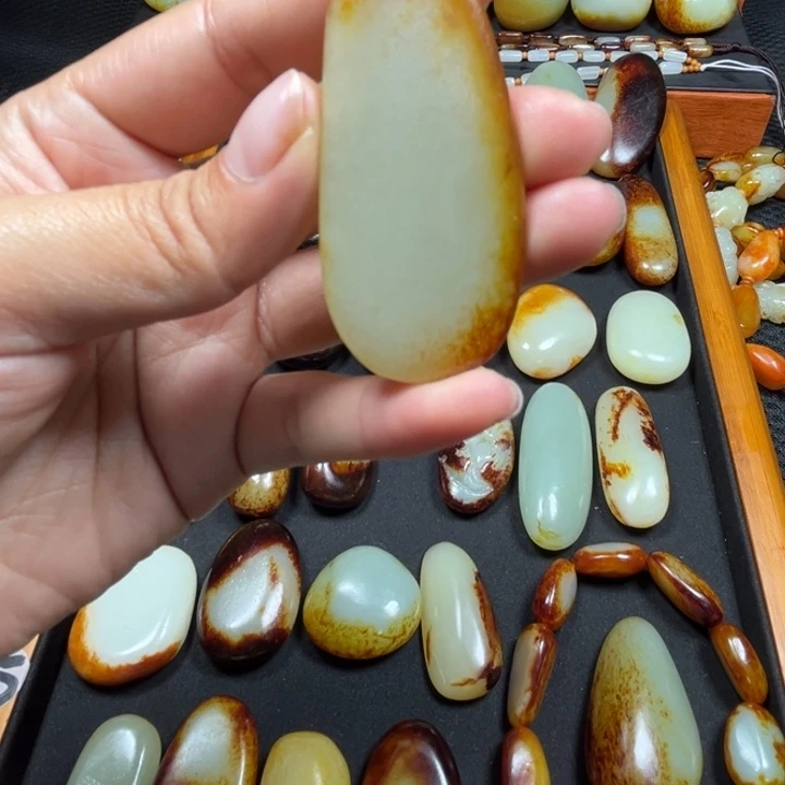 真***力和田玉未镶嵌颈饰