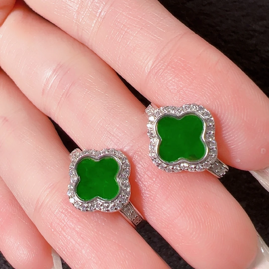 翡翠未镶嵌耳饰签收后24小时鉴赏期，过时不退