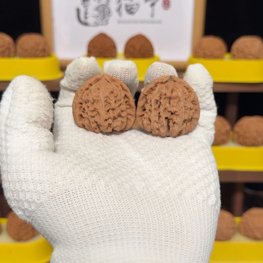 文玩核桃吊坠40尺全品三角白