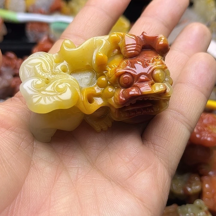 石英质玉（黄龙玉）颈饰未镶嵌