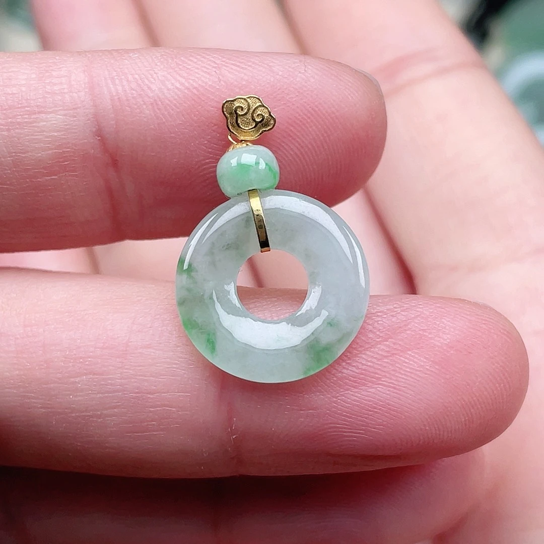 翡翠未镶嵌颈饰平安扣