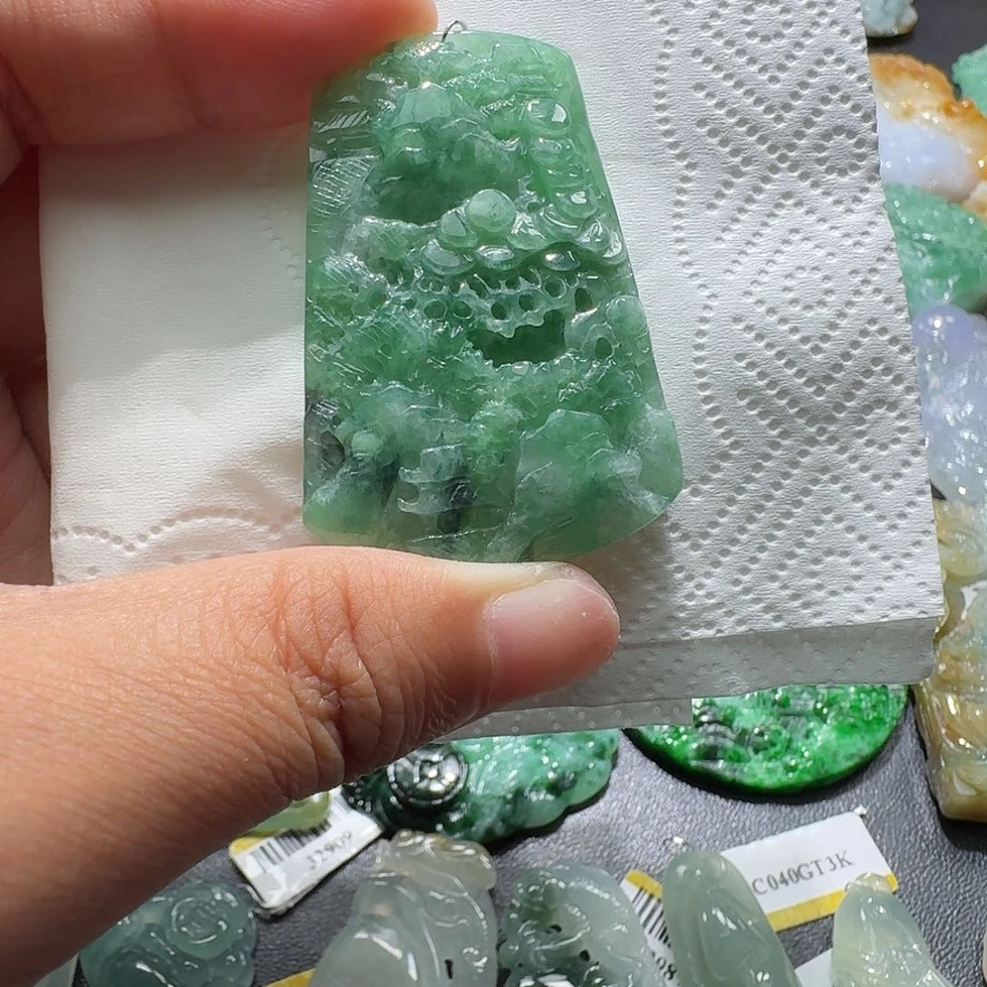 颈饰未镶嵌翡翠吊坠