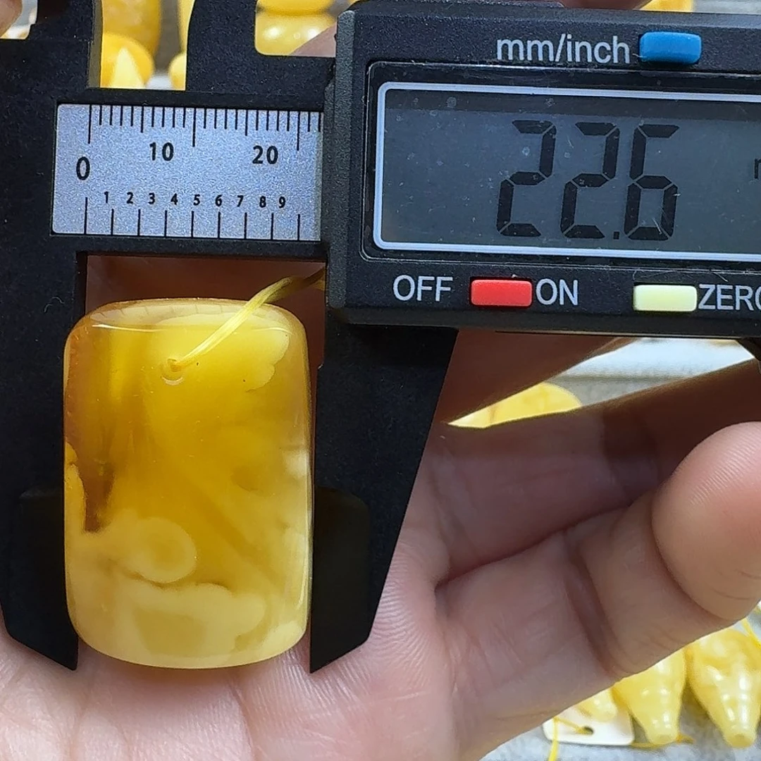 蜜蜡未镶嵌裸石33