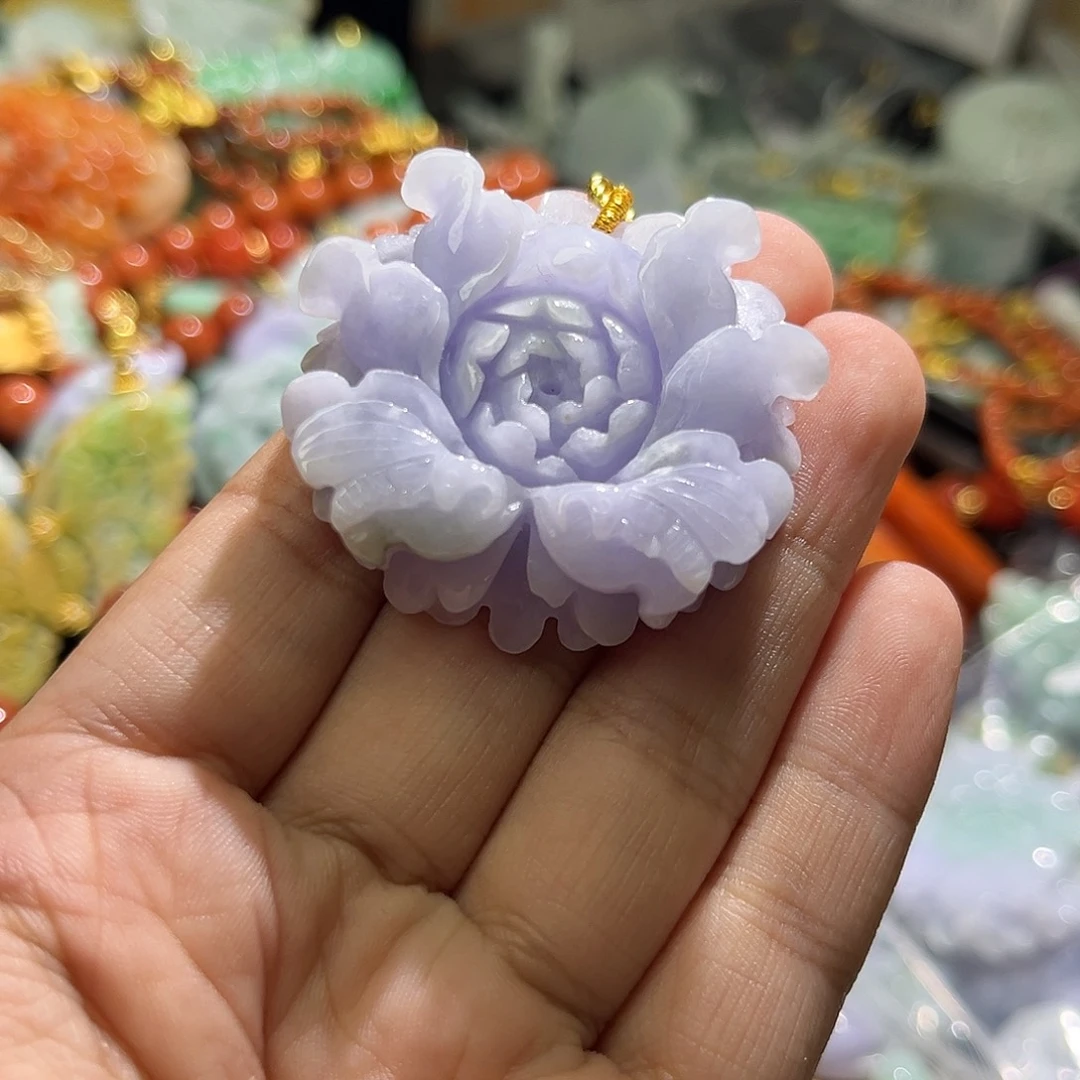 翡翠未镶嵌颈饰待编织