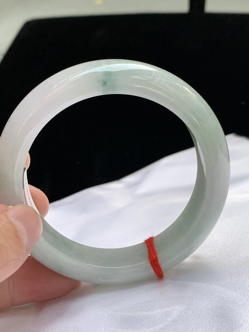 糯冰种飘绿花正圈56圈口气质女款