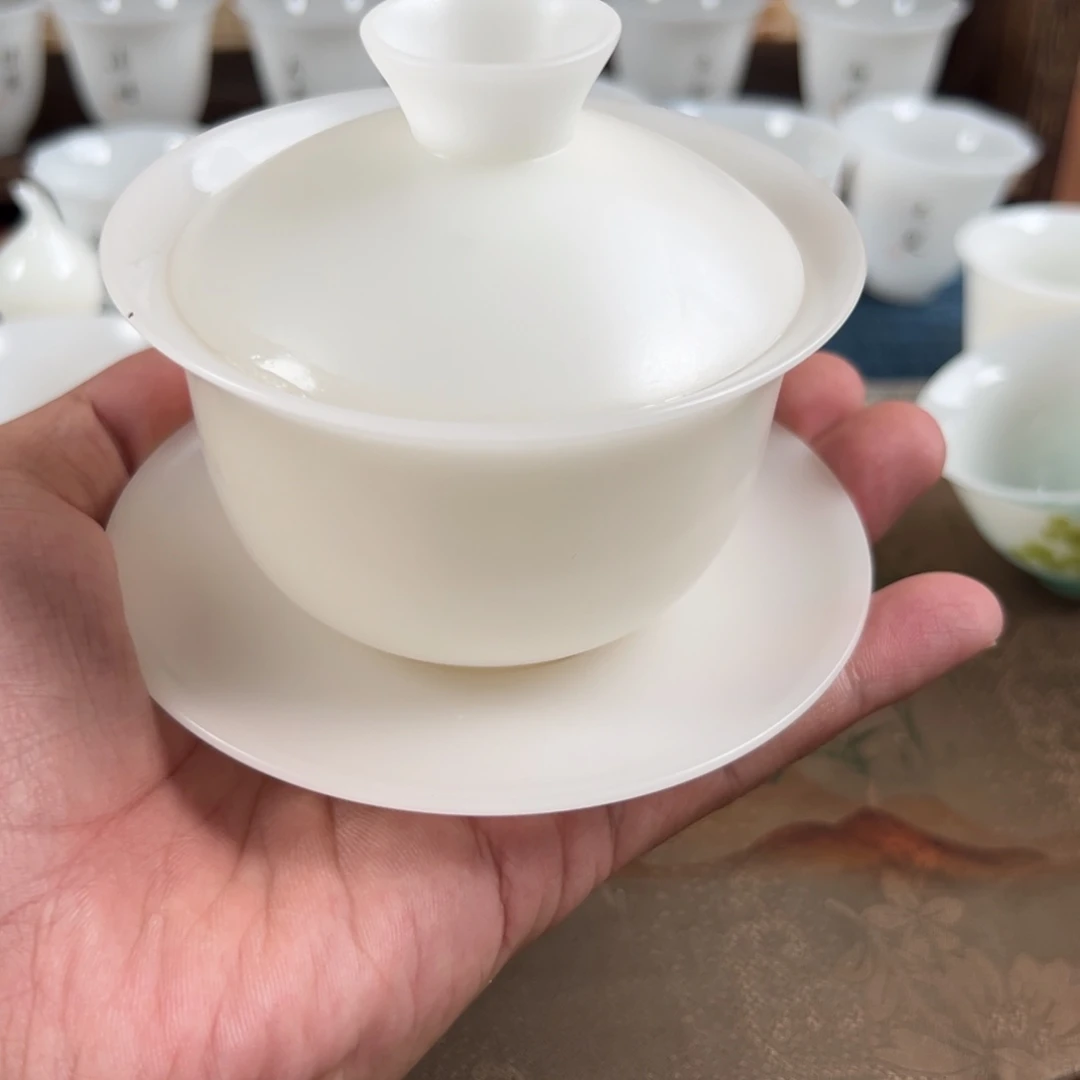 杯子采用优质瓷土制作单品